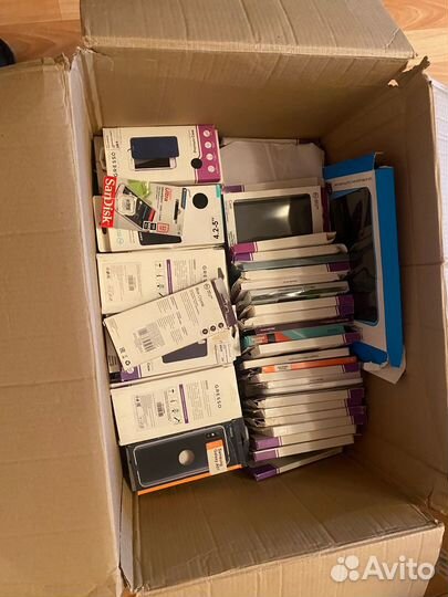 Чехлы и защитные стекла