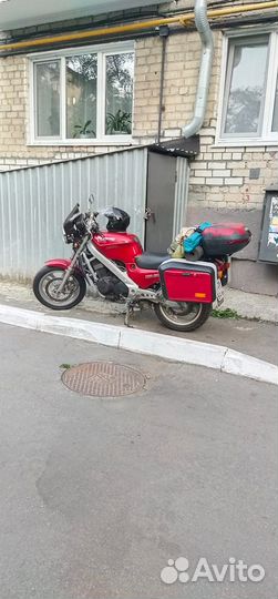 Honda NTV 650 Revere