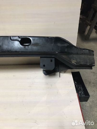 Усилитель Бампера Мерседес Вито 639