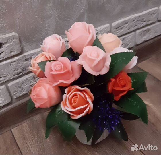 Сувенирные розы из мыла
