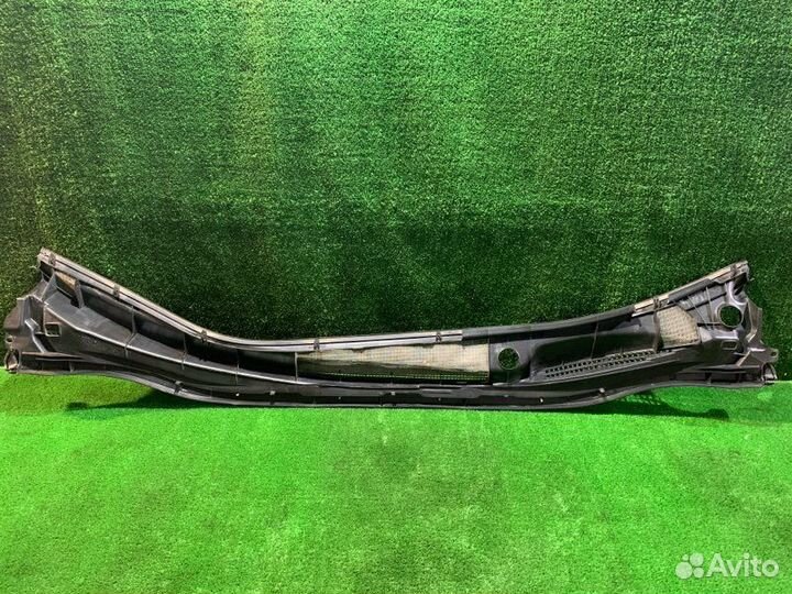 Решетка под лобовое стекло Toyota Ipsum ACM26