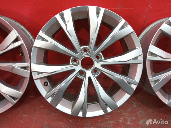 Комплект литых дисков Volkswagen Tiguan 2 R17