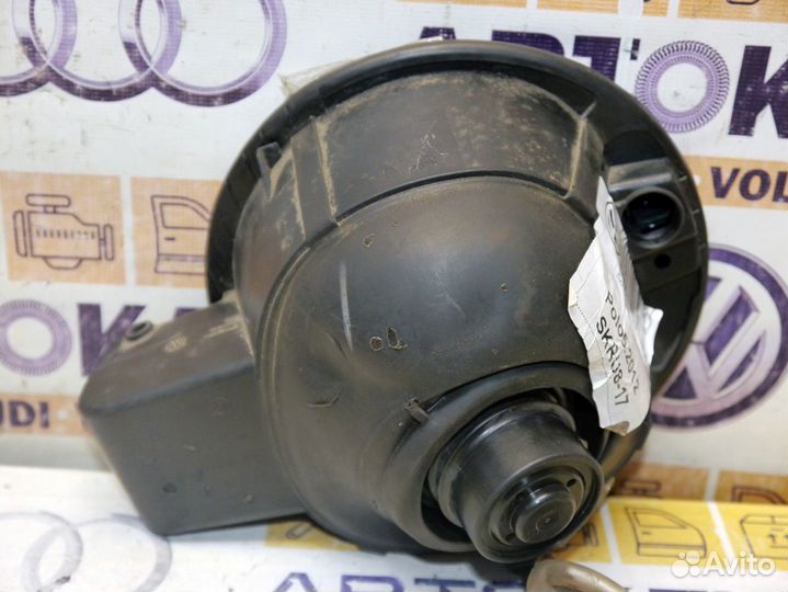 Лючок бензобака Фольксваген Поло5