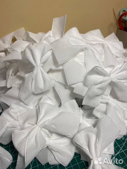 Обрезки бархатной ленты