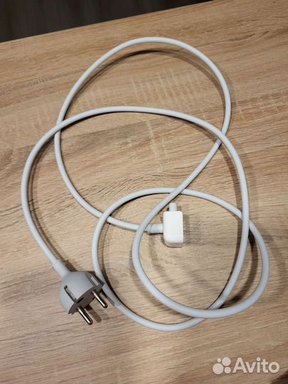 Кабель для зарядки MacBook