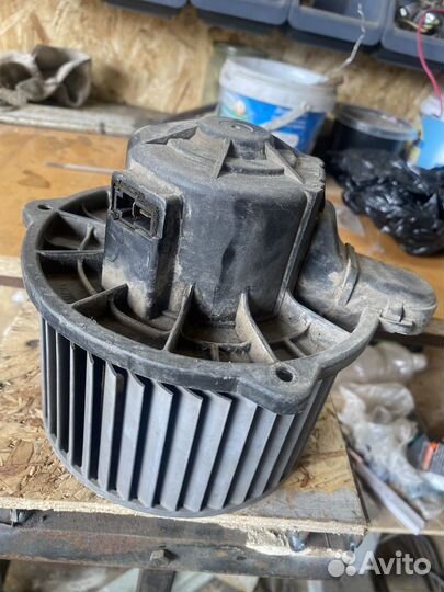 Продам Моторчик печки halla priora