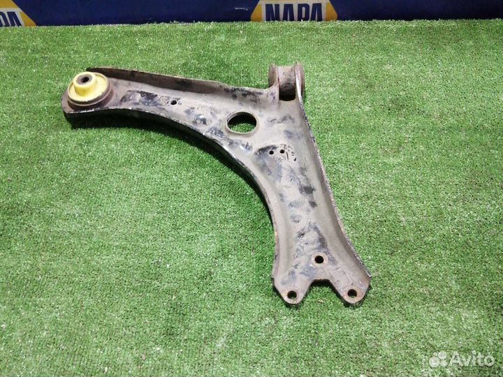 Рычаг передний левый Skoda Yeti