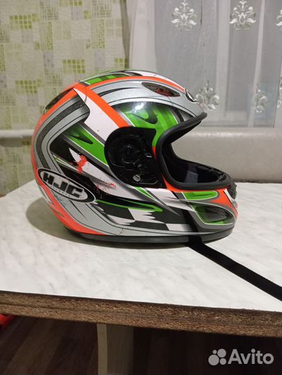 Продаю мотошлем