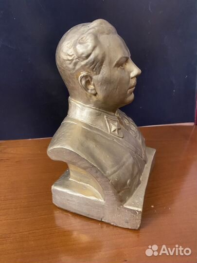Бюст Ворошилова 1938 гжель