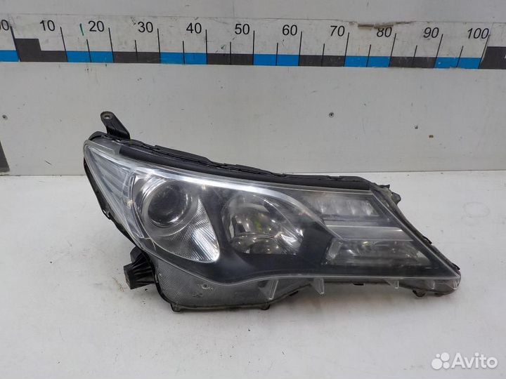 Фара правая Toyota RAV4