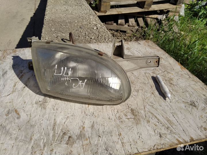 Фара Хендай Акцент 1 передняя правая