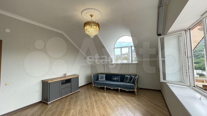 2-к. квартира, 70 м², 13/13 эт.