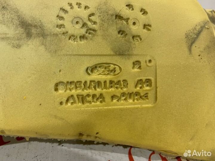 Уплотнитель багажника задний левый Ford Focus 3