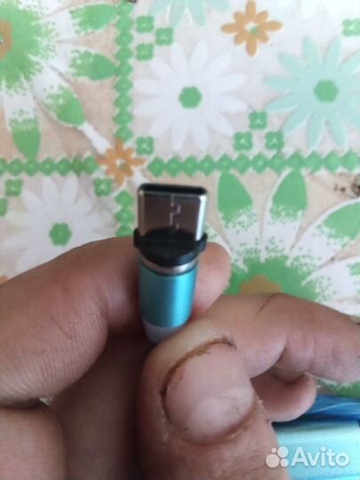 Зарядный провод на магните