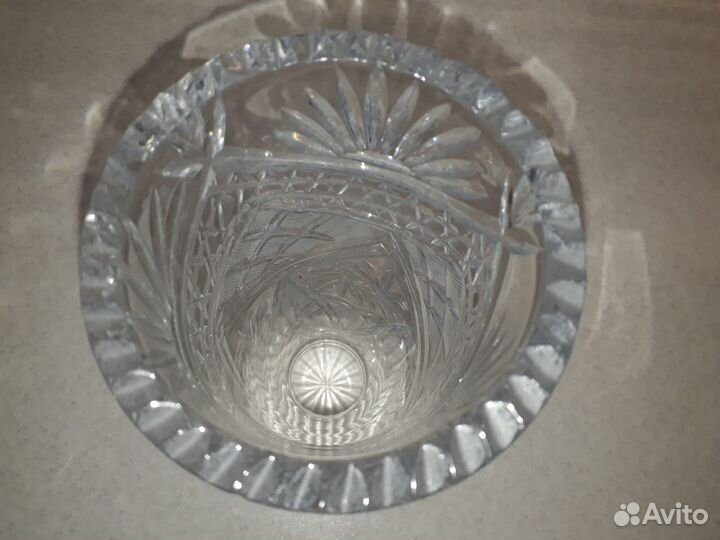 Ваза для цветов хрустальная