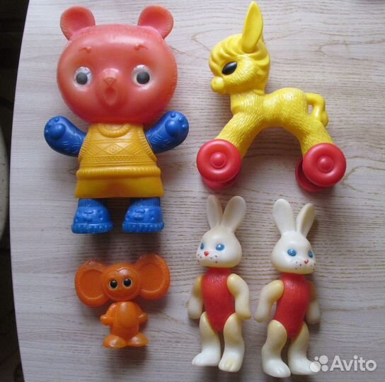 Игрушки СССР пластик чебурашка утюг солдатики