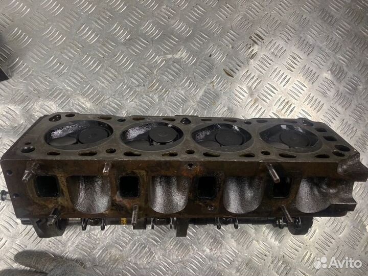 Головка блока цилиндров Ford Sierra 1.6