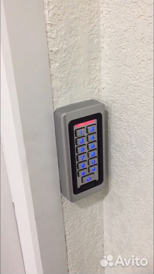 Кодонаборная панель со встроенным считывателем