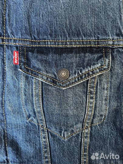 Джинсовая куртка levis