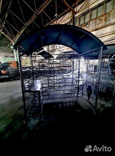 Мангал с крышей