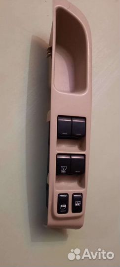 Блок управления стеклоподъемниками Ниссан Марч