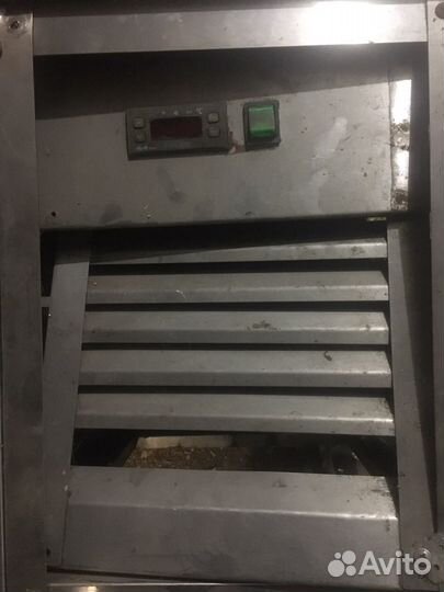 Витринный холодильник polair