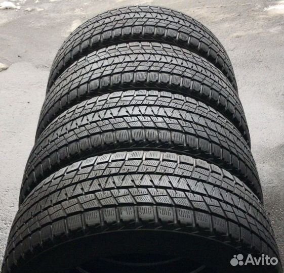 Bridgestone Blizzak DM-V1 235/60 R17