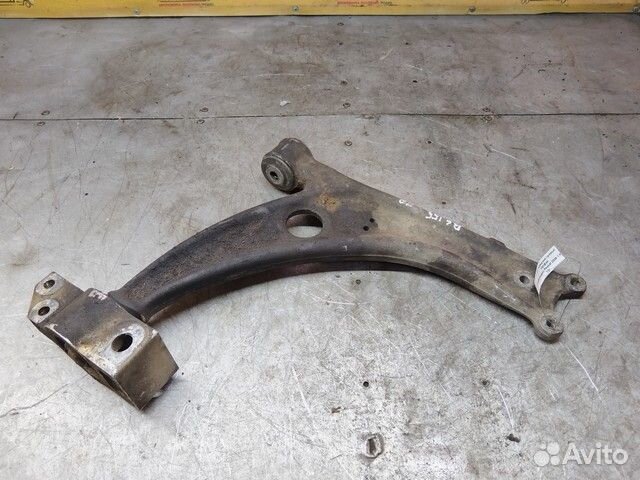 Рычаг передний правый Volkswagen Passat B6 (2005—2