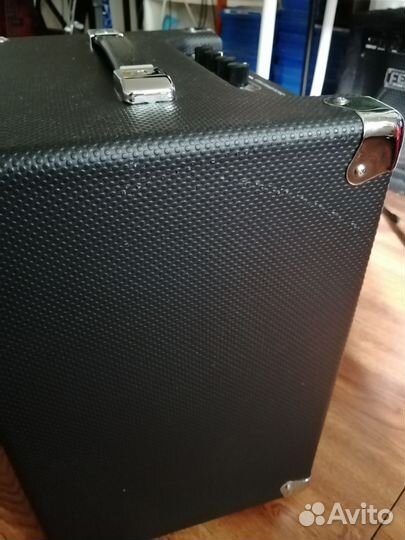 Басовый комбоусилитель hartke 25