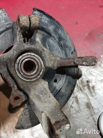 Renault logan поворотный кулак левый