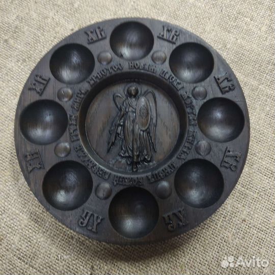 Пасхальный поднос для яиц