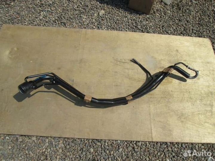 Горловина топливного бака Toyota Rav4 ACA31