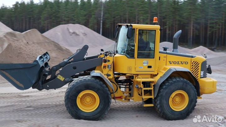 В разборе Вольво Volvo фронтальные погрузчики