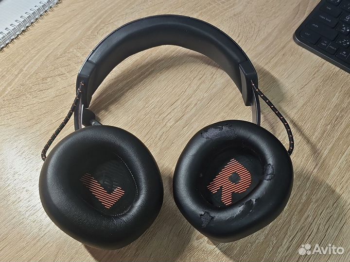 Беспроводные наушники JBL Quantum 800