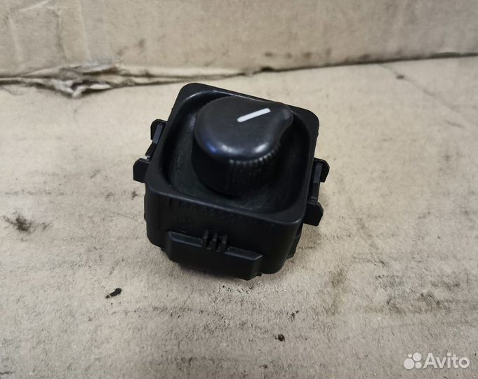 Джойстик зеркал на Mercedes W124 и R129 1298200610