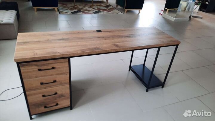 Компьютерный стол новый