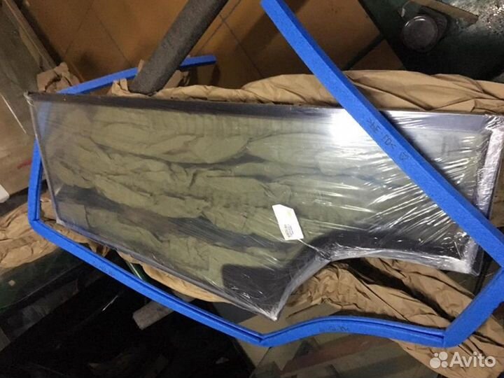 Стекло боковое левое Komatsu