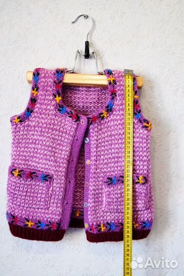 Вязаная жилетка для девочки детская