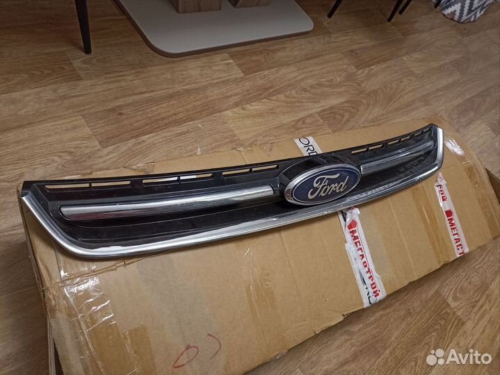 Решетка радиатора Ford Kuga 2 1893744