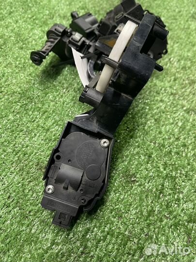 Сервопривод печки BMW e90 3er бмв 64119321034