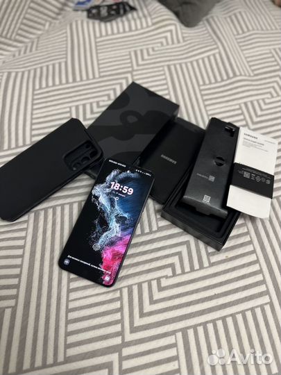 Samsung Galaxy S22+, 8/128 ГБ