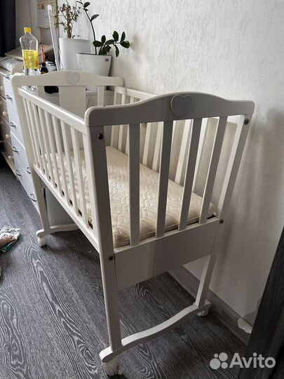 Кроватка для новорожденных