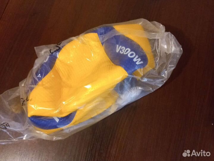 Волейбольный мяч оригинал 300