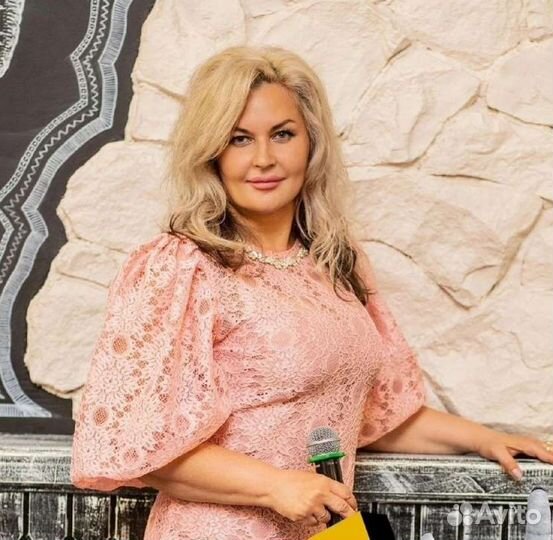 Тамада, ведущая- вокалистка на свадьбу и диджей