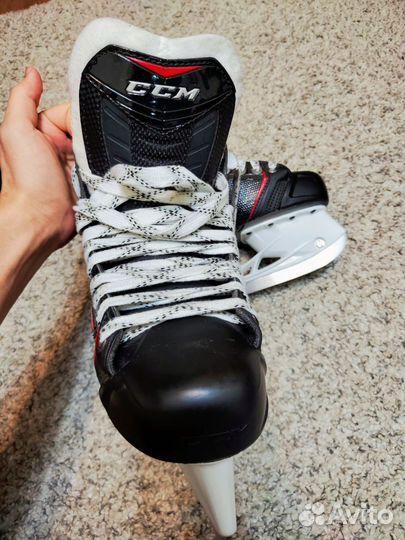 Хоккейные коньки CCM RBZ 42.5 размер