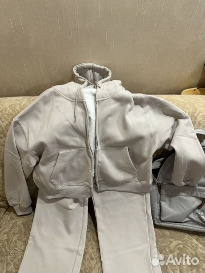 Спортивный костюм женский