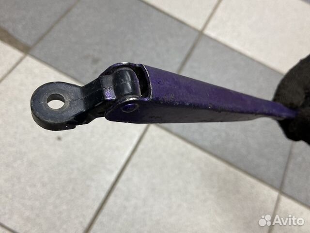 Opel vectra A 90228473 задний поводок дворника