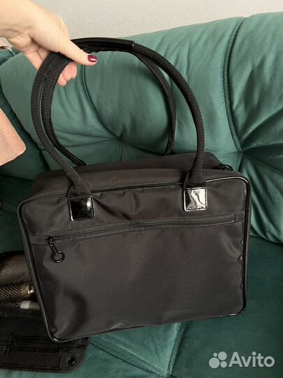 Кейс визажиста с косметикой