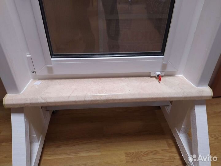 Окно для офиса