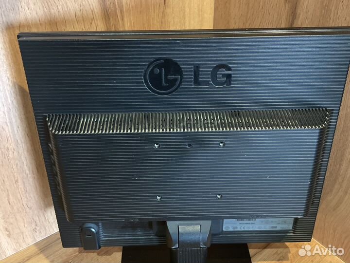 Монитор LG flatron